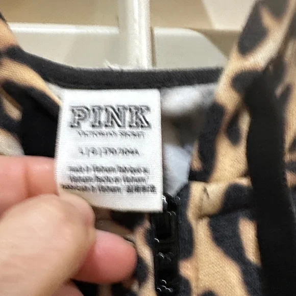PINK Victoria's Secret Leopard Full Zip Hoodie And Joggers Size Large - Picture 6 of 6